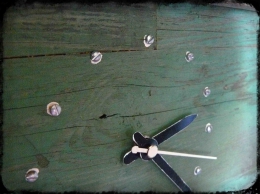 scrapwood clock